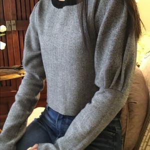 Express cropped sweatshirt. Juliet sleeve. Size S